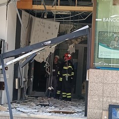 Nuovo assalto a un bancomat a Cerignola: banditi in fuga con il denaro