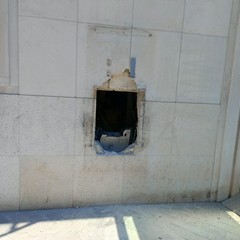 Assalto al bancomat