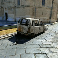 Auto incendiata