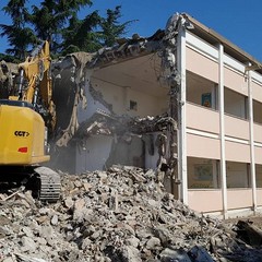 Demolizione e ricostruzione Scuola Di Vittorio