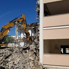 demolizione e ricostruzione scuola divittorio