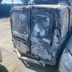 Furgoni rubati ed incendiati dell azienda di Cerignola