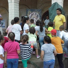 I Bambini Validano il Dipinto con le loro mani