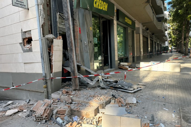 assalto bancomat. <span>Foto Domenico Ziro</span>