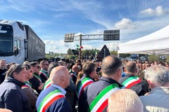 Poggio Imperiale, protesta contro il caro gasolio: confronto telefonico con Salvini, «I presidi non si fermano»