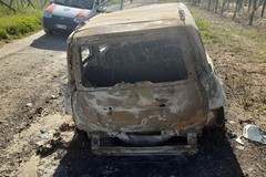 Diga Capacciotti: scoperta auto incendiata nei pressi di Cerignola