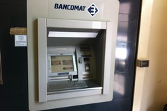 Aggredito al Bancomat, l'ex primario Scarano operato d'urgenza