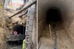 Voragine in via Di Vittorio: durante i lavori emerge un misterioso cunicolo sotterraneo