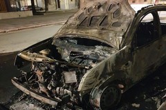 A Carapelle incendiata l’auto di un carabiniere