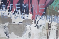 Deturpato un murale a Stornara. Nigro: «Condanno con fermezza questo atto di inciviltà, scritta orribile»