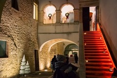 “Natale a Torre Alemanna”: teatro, cabaret e bolle di sapone per il nuovo fine settimana