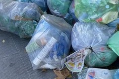 Mancato avviso dello sciopero dei rifiuti, i cittadini: “Le buste di plastica volano al vento”
