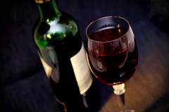 Dazi: rischia vino Made in Puglia, +5% igp e dop
