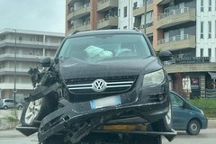 Incidente nei pressi dell'Ospedale Tatarella: due auto coinvolte