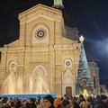 Albero in Piazza Duomo e fontane danzanti a Cerignola: polemiche sui social