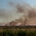 SP77, inferno di fuoco: strada chiusa dopo una serie di incendi