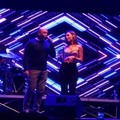 Domenico Cioffi sul palco insieme ad Anna Tatangelo durante il concerto in Piazza Duomo a Cerignola