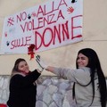 Le donne del rione Macello ricordano le vittime di femminicidio a Cerignola