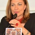 Katia Ricci presenta a Stornara il libro “Lupini Violetti dietro il filo spinato- Artiste e Poetesse a Ravensbruck”