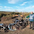 Ripulito il torrente Caparelle con la rimozione di 70 carcasse di auto