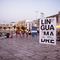 Al porto di Trani ecco i "Megalibri " dei cinque romanzi finalisti per il Premio Fondazione Megamark