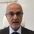 Il prof. Luigi Lopalco attaccato dallo M5S, FdI e FI