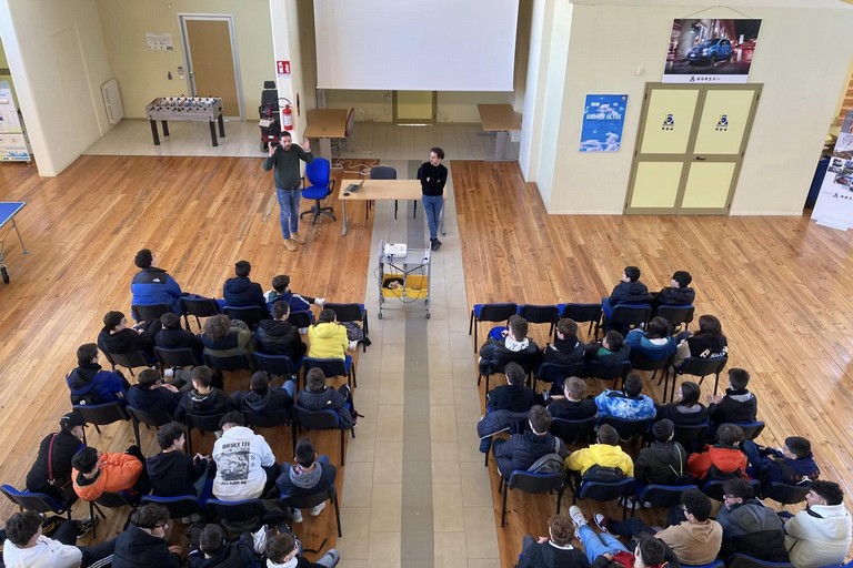 A Cerignola laboratori digitali gratuiti contro la dispersione scolastica