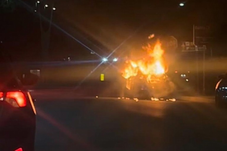 Generale Dalla Chiesa: auto in fiamme