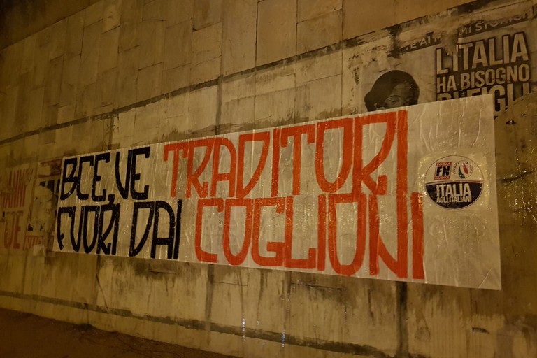 Striscione Forza Nuova