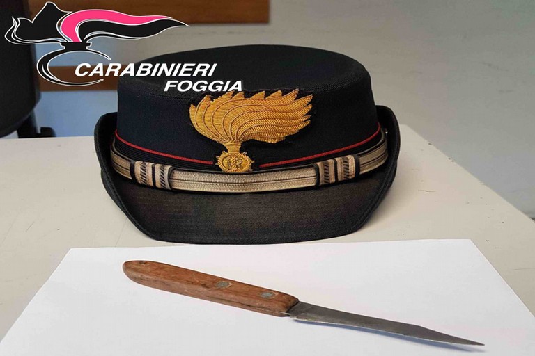 Coltello - Carabinieri