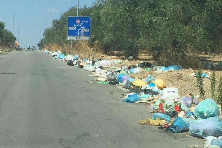 Immondizia in Via Padula