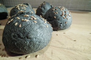 Pane al carbone vegetale