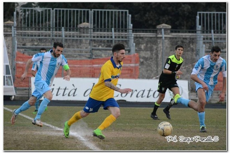 Nicola Loiodice in Gialloblu