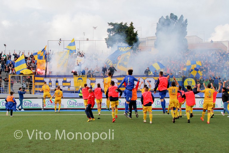 RINGRAZIAMENTO AUDACE ALGI ULTRAS. <span>Foto Vito Monopoli</span>