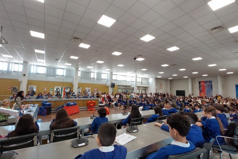 E’ il momento dei saluti: la Scuola Marconi di Cerignola si congeda dagli allievi della quinta elementare in Aula Consiliare