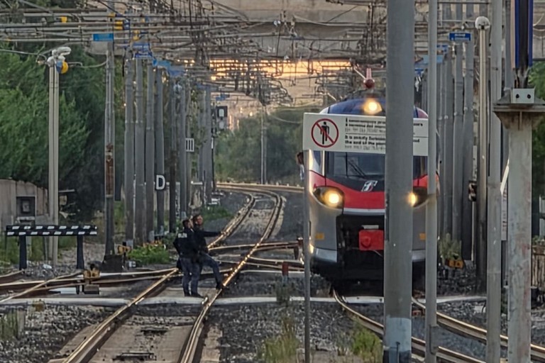 Investimento a Trani, circolazione ferroviaria bloccata: Frecciarossa fermo a Cerignola