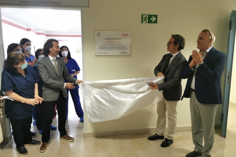 Ospedale Tatarella, inaugurato il laboratorio analisi